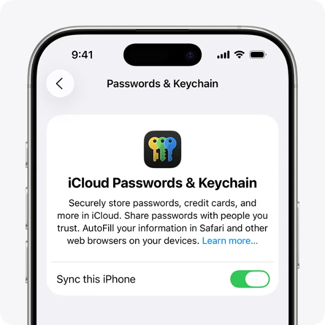 设置里的 iCloud 密码与钥匙串页面,Passwords & Keychain 说明下方是 Sync this iPhone 开关