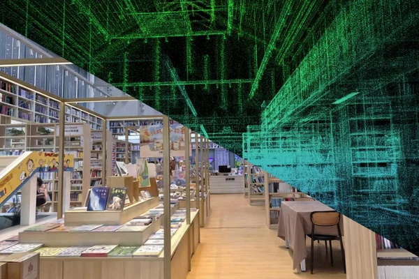 书店实景与三维点云线框空间结构对比,展示 3D 高斯溅射扫描效果