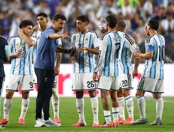 Scaloni talks to Argentina players