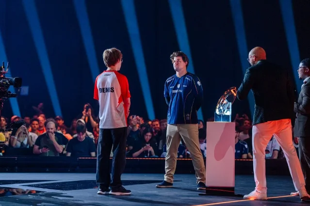Magnus Carlsen and Denis Lazavik before the Esports World Cup final