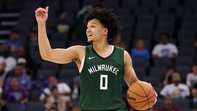Milwaukee Bucks rookie Brayden Burries dribbles during a Summer League game.