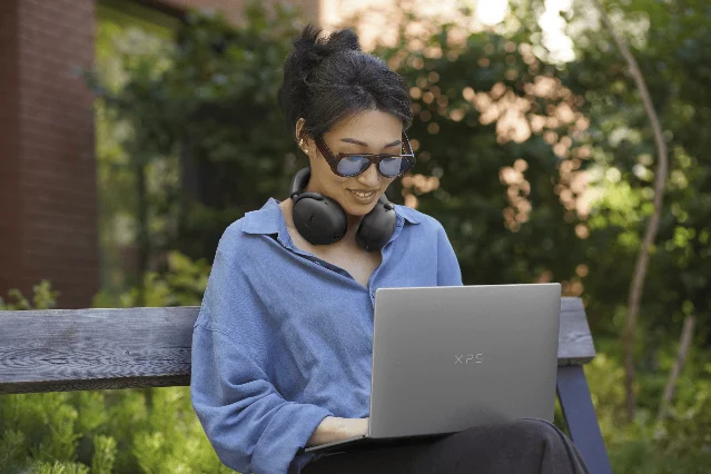 Dell XPS 13 2026 — silver and gray color options