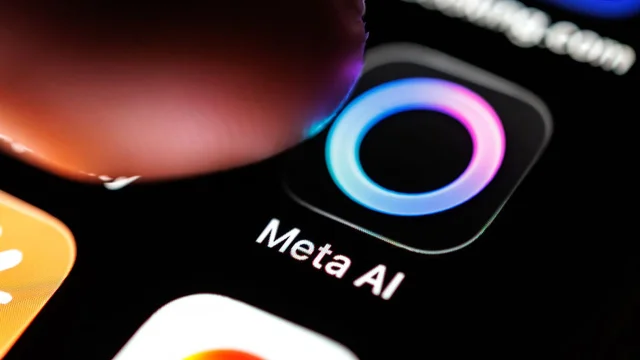 Meta AI 可穿戴战略:吊坠、眼镜与企业订阅的三角组合