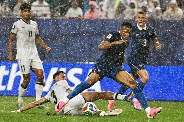 费城暴雨中的法国vs伊拉克