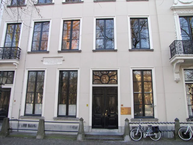 The building shown with Neerlandistiek's report on the Taalunie action plan