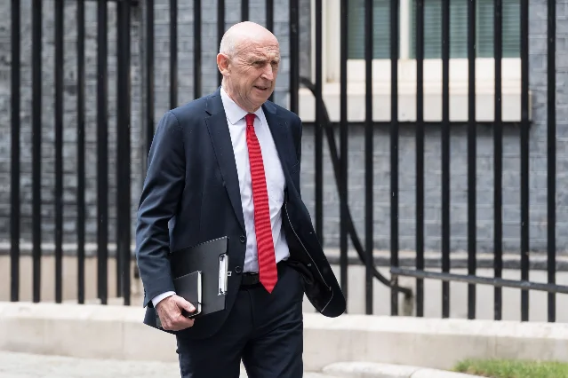 英国国防大臣约翰·希利,2026 年 6 月 9 日摄于伦敦