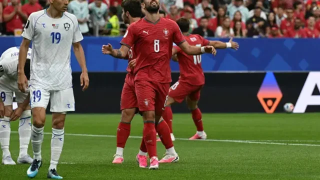 Bruno Fernandes shooting during Portugal-Uzbekistan
