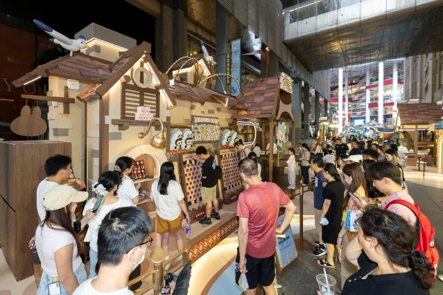 上海第一百货会场的泡泡玛特城市乐园嘉年华巡展现场