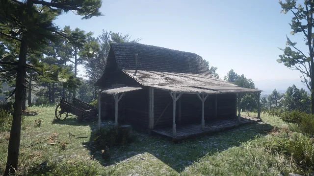 翡翠牧场北部的私酒小屋外景