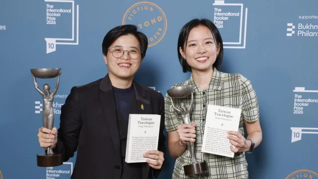 Yáng Shuāng-zǐ and Lin King at the International Booker Prize ceremony