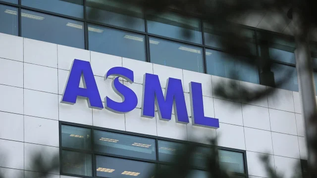 ASML 荷兰总部标识