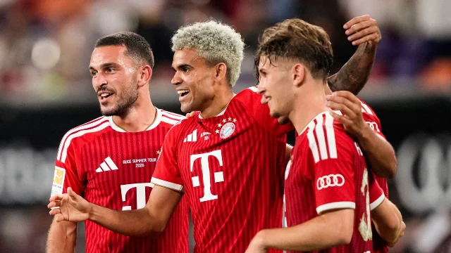 Bayern players celebrate during the 2–1 friendly win over Aston Villa