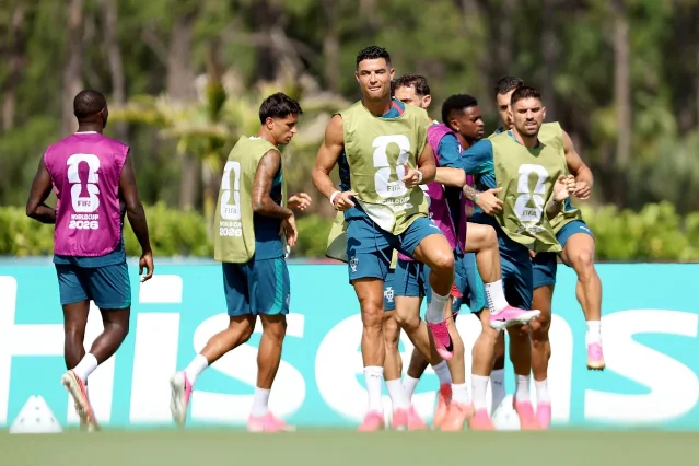 Cristiano Ronaldo trains with Portugal before Uzbekistan
