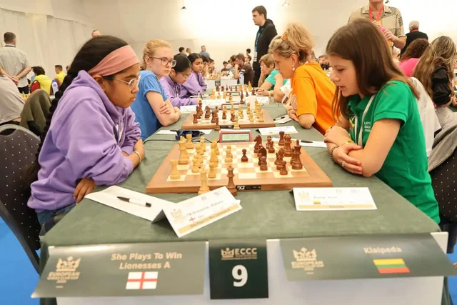 Bodhana Sivanandan playing a girl in a green shirt at the European Club Cup