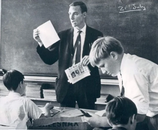 Buddy Edelen teaching a history class at King John Secondary School, Thundersley, Essex — the day job he held while training 130+ miles per week