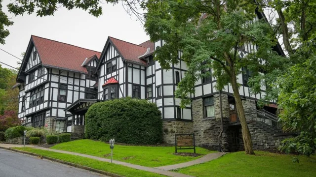 康奈尔大学 Chi Phi 兄弟会住所