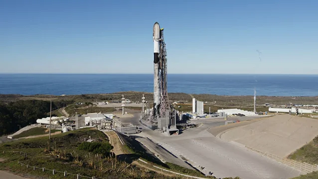 范登堡太空军基地SLC-4E的Falcon 9资料图