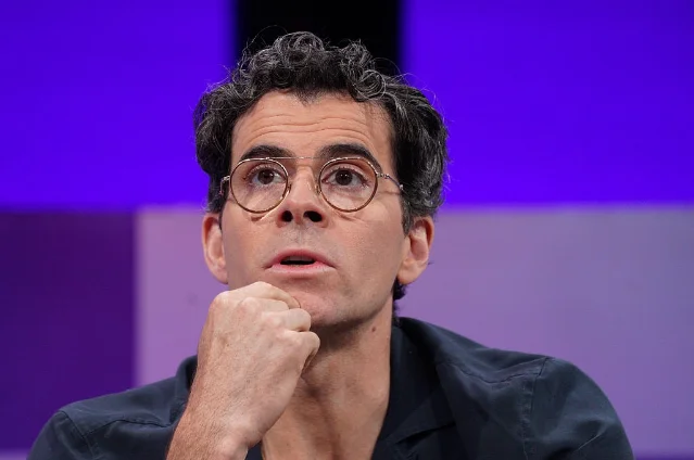 Adam Mosseri 在活动现场的肖像照片