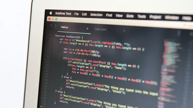 代码编辑器中的 JavaScript 文件,对应 Auto Memory 存储的技术上下文