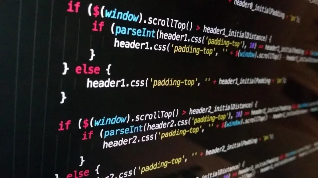 JavaScript 代码与编程环境,代表独立开发者的技术栈