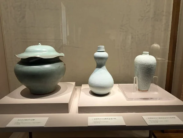 东蜀都会展品——青瓷
