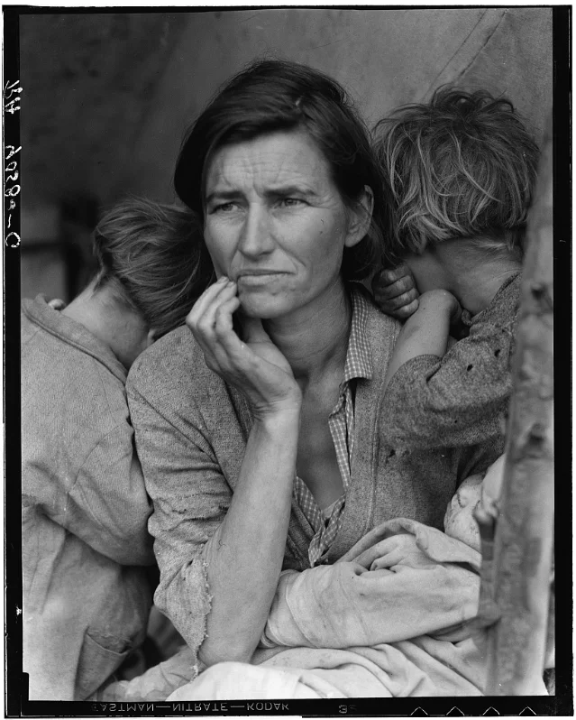 Original black-and-white Migrant Mother portrait of Florence Owens Thompson with children