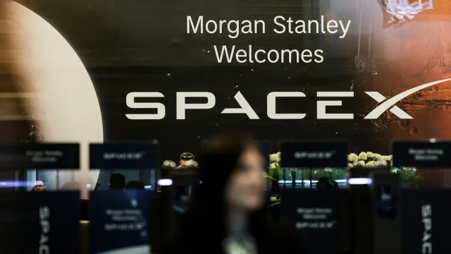 摩根士丹利大楼外的 SpaceX IPO 标识
