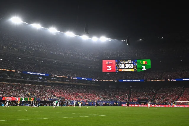 Norway and Senegal play in front of a full MetLife crowd
