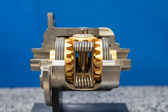 Eaton clutch-type limited-slip differential cutaway model, showing internal friction plates