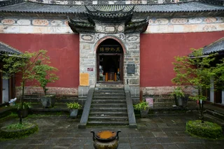 己丑日运势丨2026年5月15日，正官延续，土旺水收，能量内束