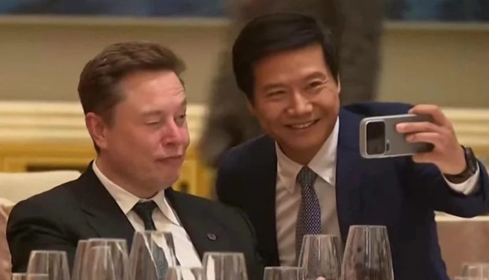 🎏 AI梗图精选 第17期 · 莫奈被骂AI垃圾、地精进化论、豆包欠你600块