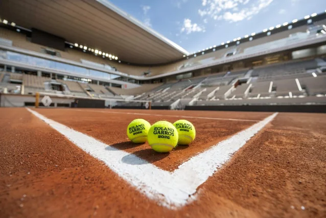 Roland Garros 2026 tennis balls on clay