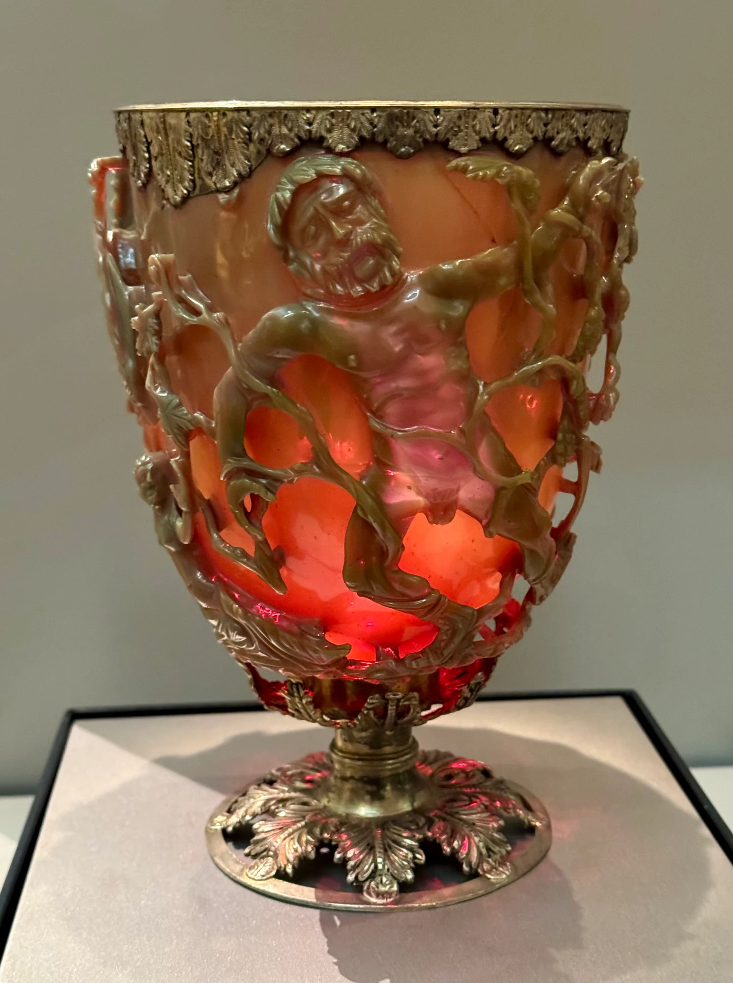 The Glass That Trapped a King