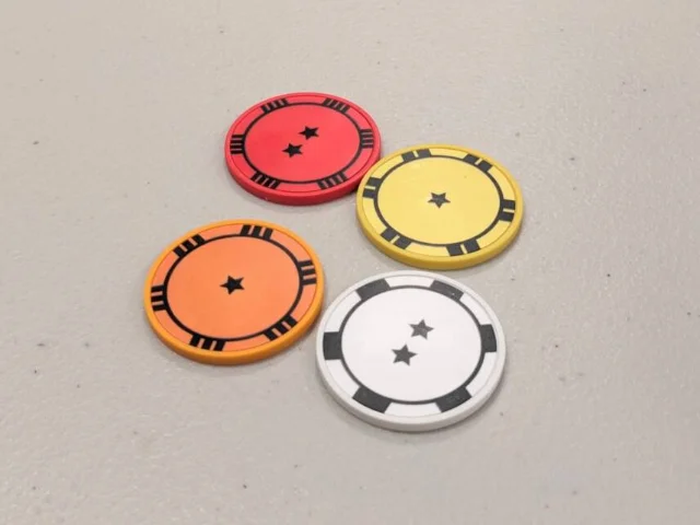 The Gang 的星级筹码是玩家传递牌力判断的主要工具