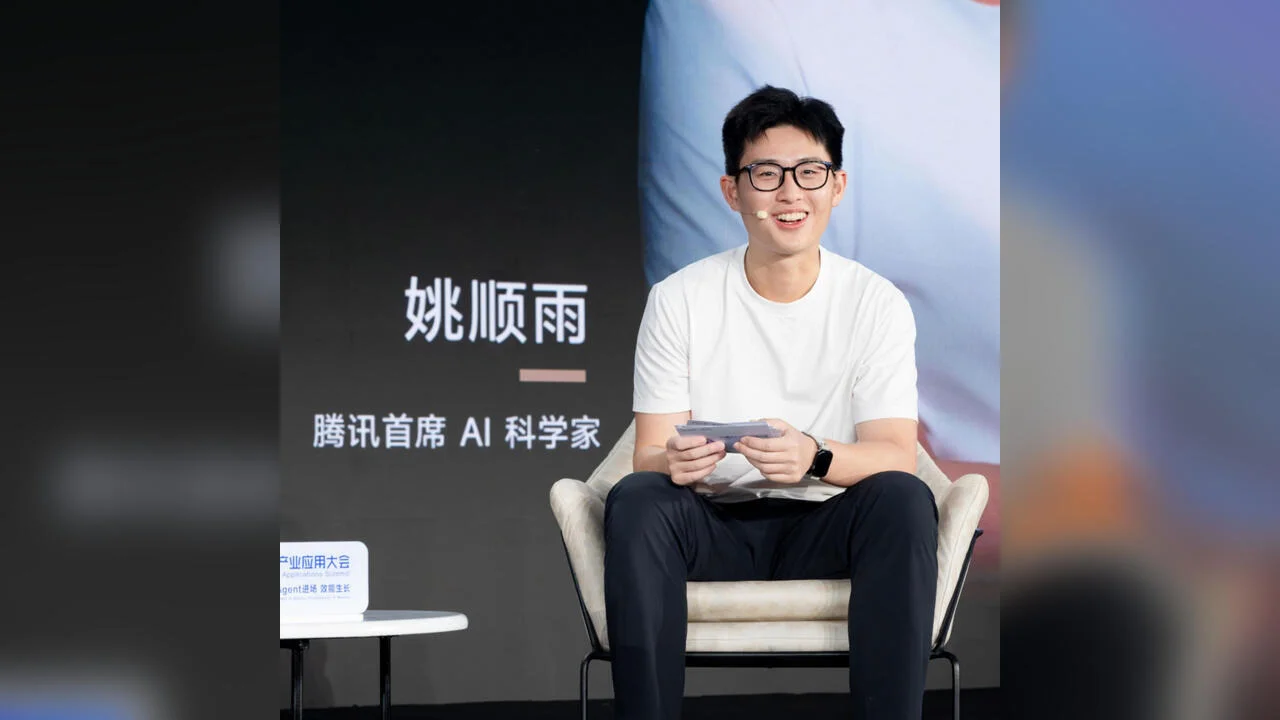 晚点聊速读:姚顺宇在腾讯 300 天,混元先重建组织,再追第一梯队