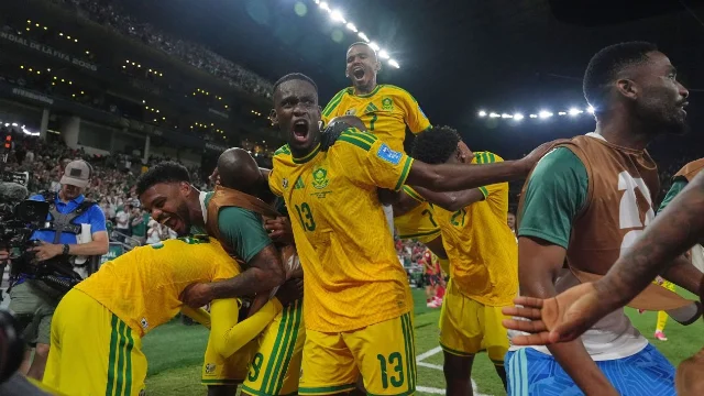 South Africa players celebrate after reaching the knockouts