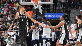 文班亚马27+17碾压森林狼，雷霆横扫湖人晋级西决——5/12-13 NBA 双日汇总