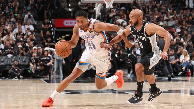 Aaron Wiggins action shot