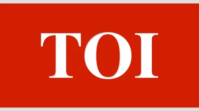 蓝色水瓶及其拆下的圆形假底,假底实为镀银粗金块