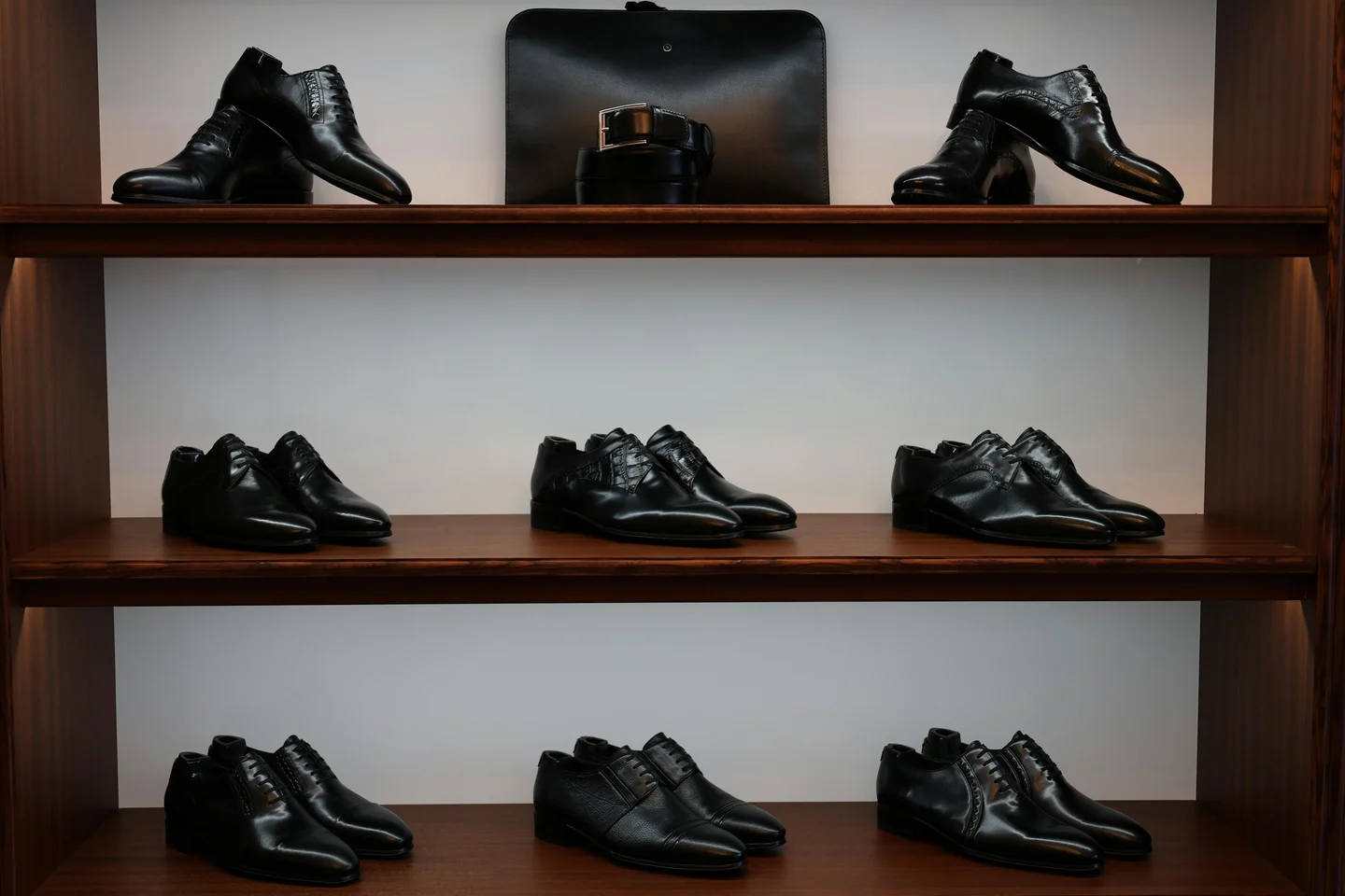 Clear the Rack opens — Saks, Neiman hit 50% off