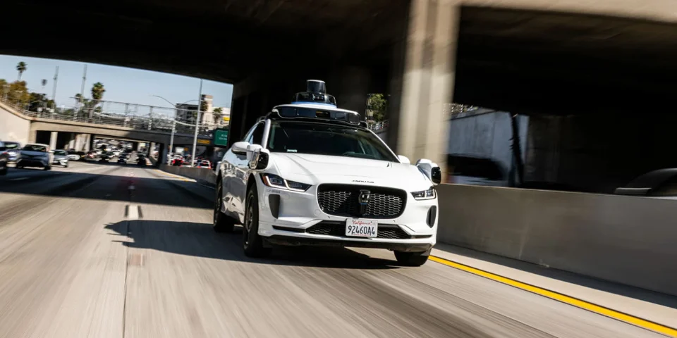 🦾 科技早报 0513|中国造出了「高达」,Waymo 同日出了大事