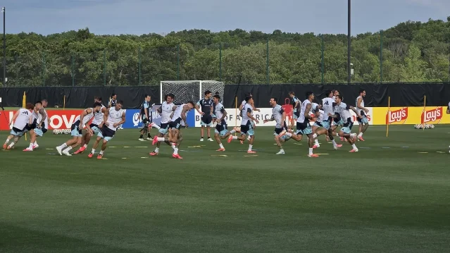 Argentina players train in Kansas before Austria