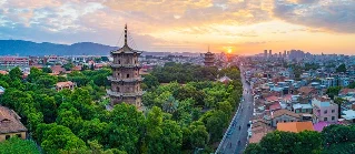 泉州开元寺东西塔：宋代石塔立在海丝古城里
