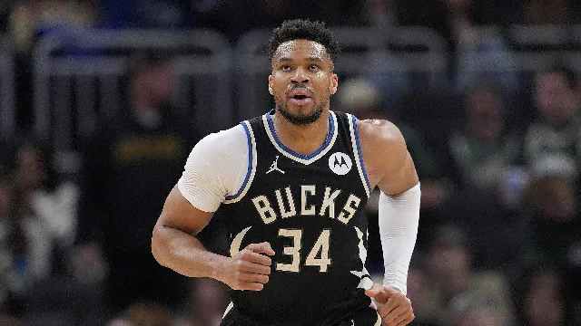 Giannis Antetokounmpo in a Bucks uniform
