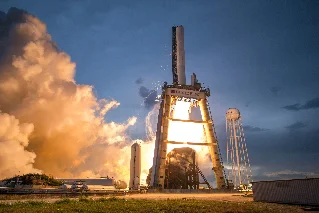 马斯克动态简报｜SpaceX 完成史上最强静火，FSD 欧洲落地，Tesla Semi 引爆全网