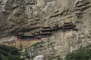 悬空寺：挂在峭壁上的一千五百年